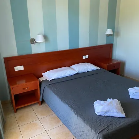 Hotel Kalloni 3*