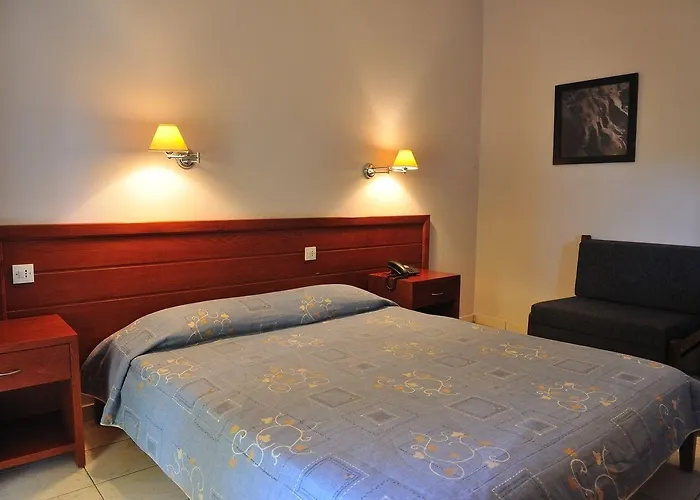 Hotel Kalloni 3*