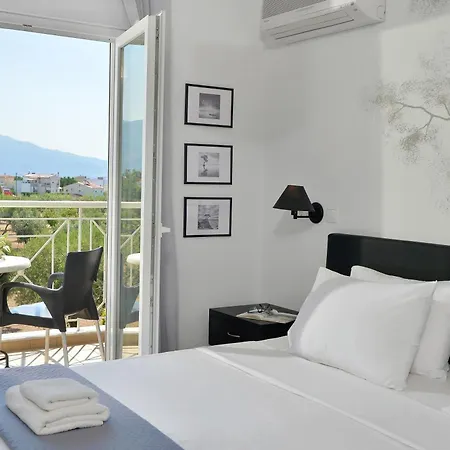 Hotel Kalloni 3*